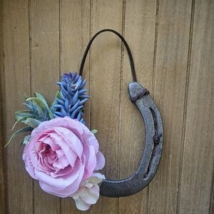 Floral Horse shoe Hair Accessory